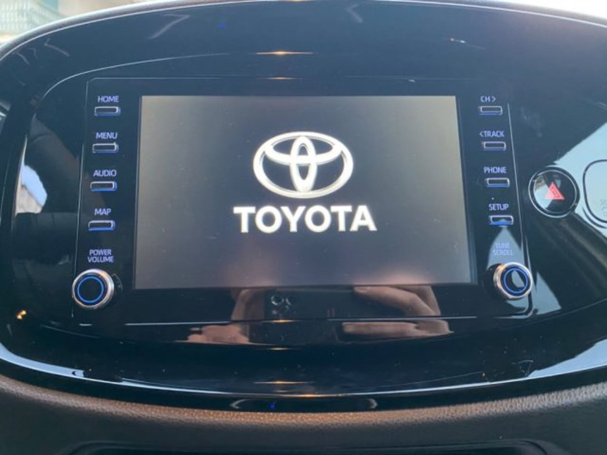 Toyota Aygo X 1.0 Active 72cv (11)