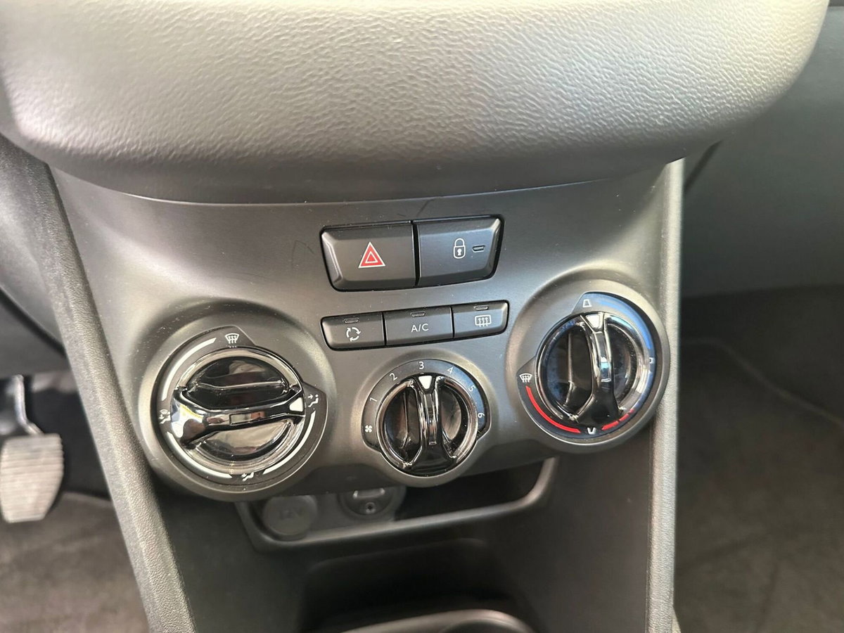 Peugeot 208 75 5 porte Active (12)