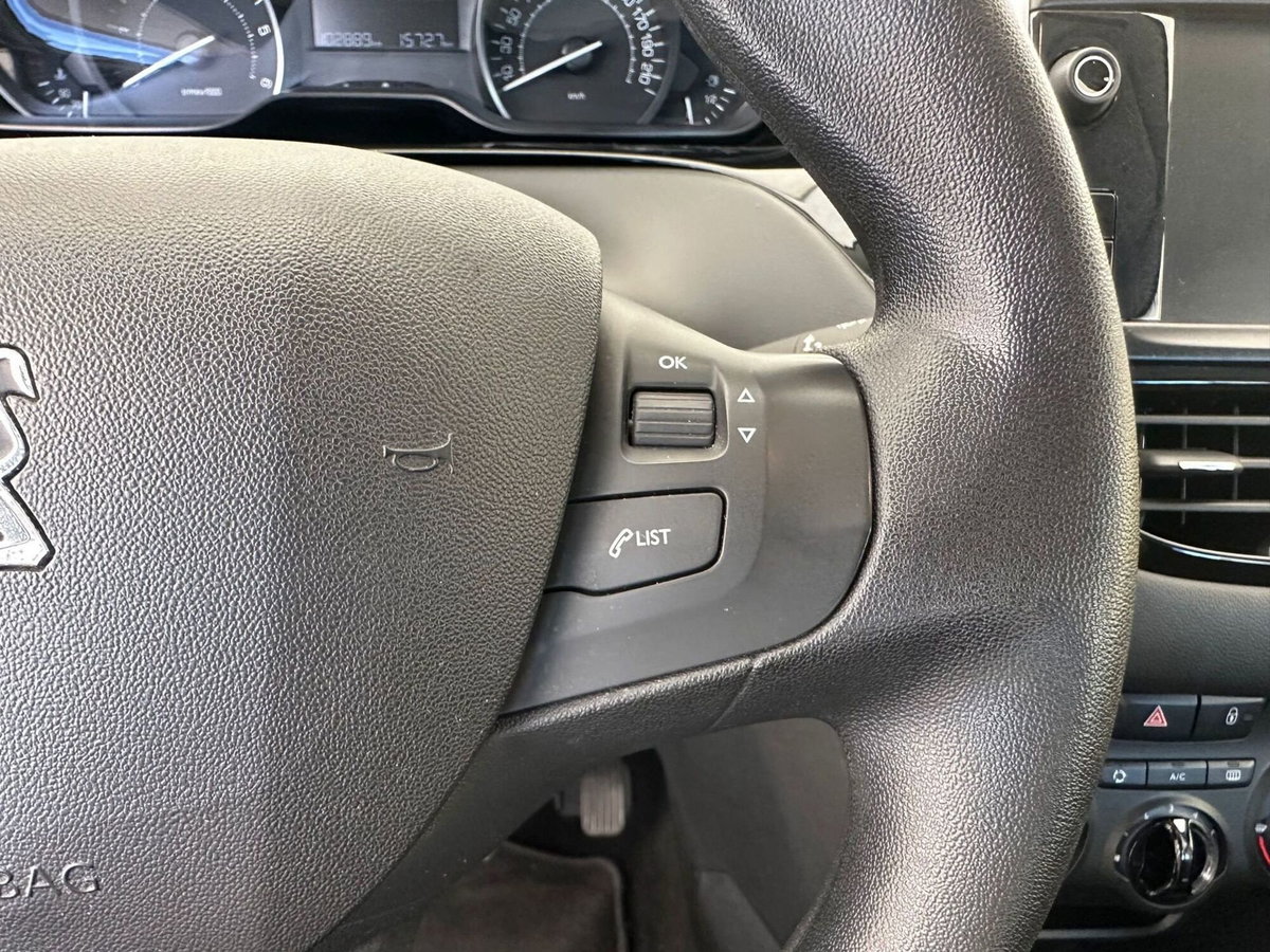 Peugeot 208 75 5 porte Active (13)
