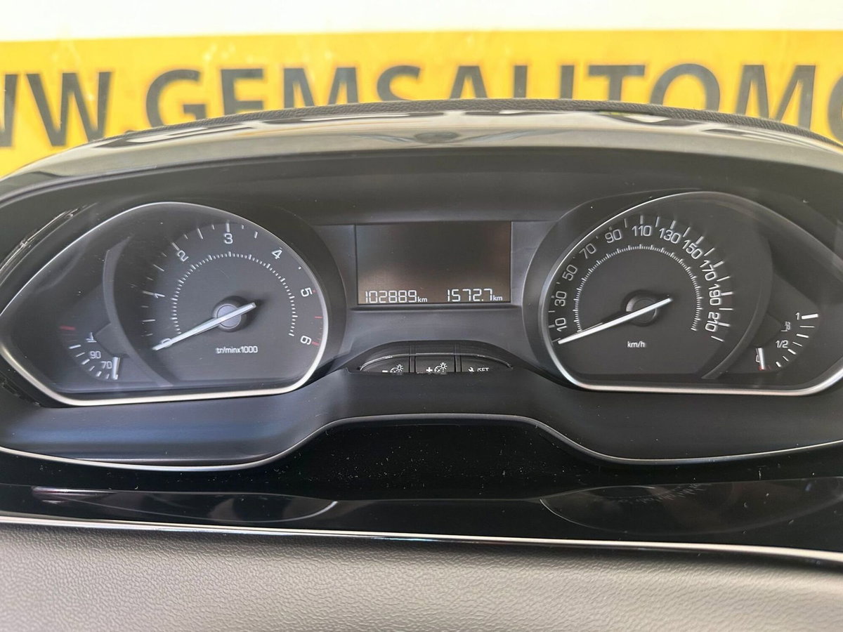 Peugeot 208 75 5 porte Active (20)