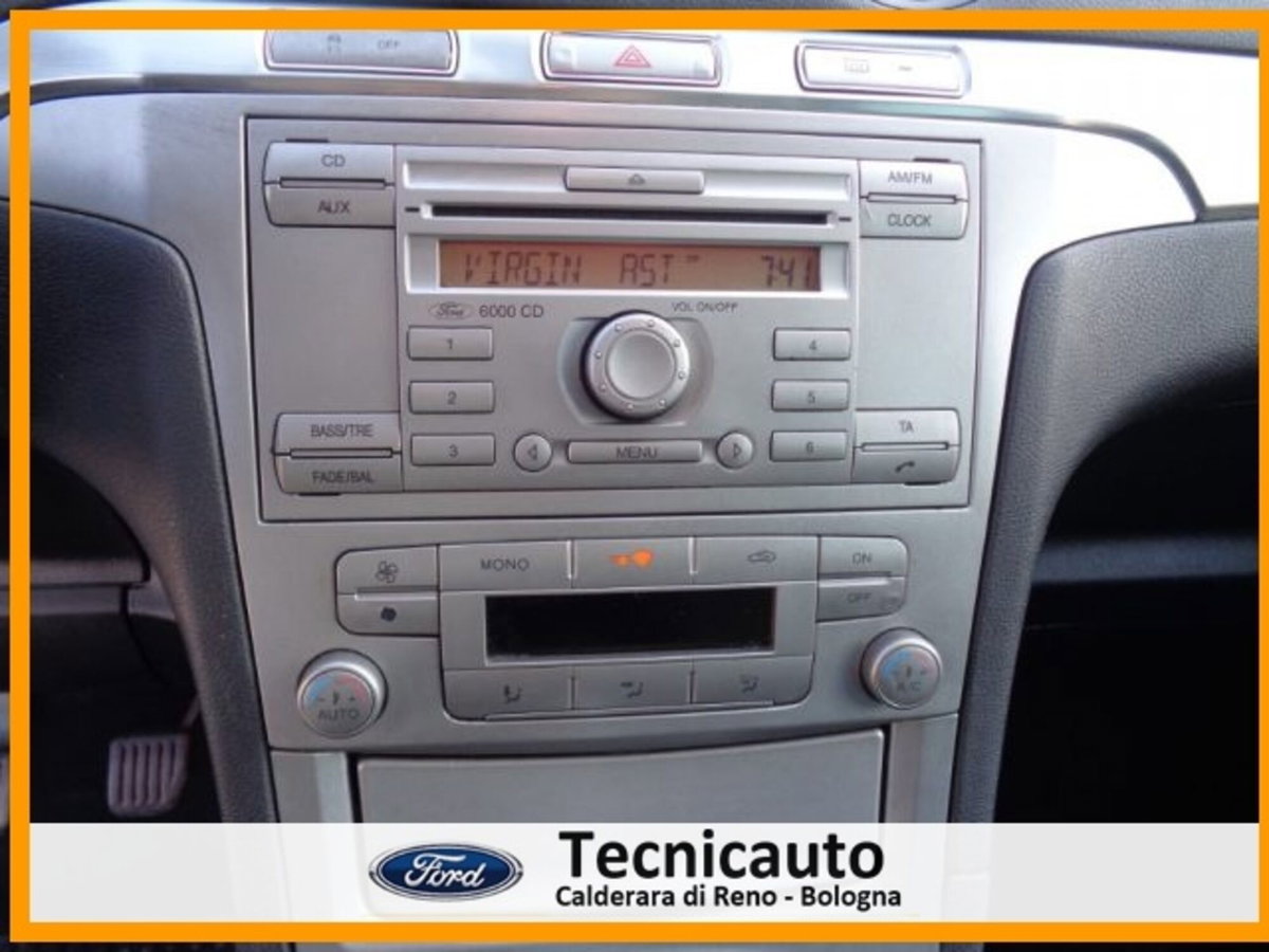 Ford S-Max 2.0 TDCi 140CV Titanium (12)
