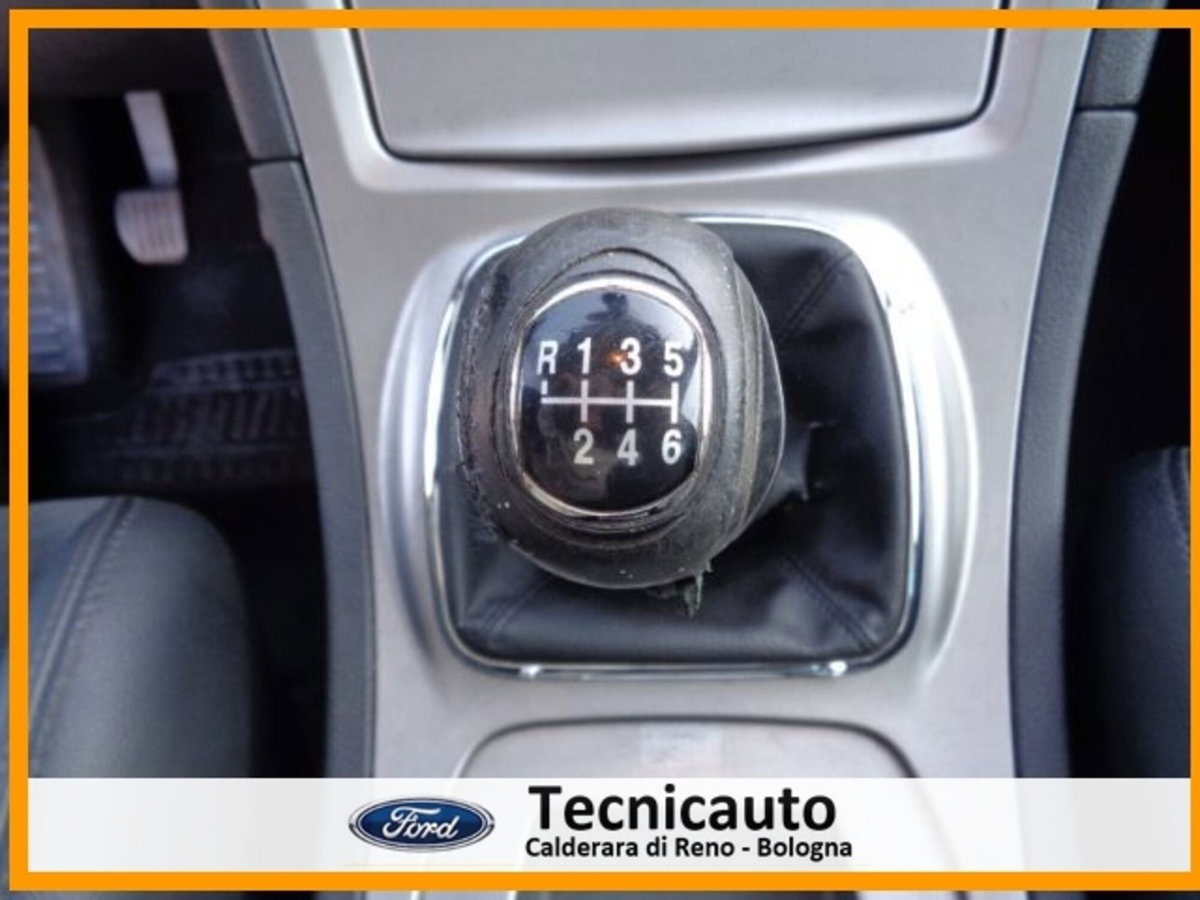 Ford S-Max 2.0 TDCi 140CV Titanium (17)