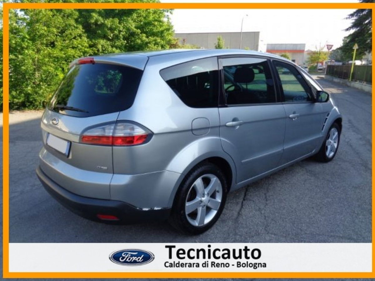 Ford S-Max 2.0 TDCi 140CV Titanium (2)