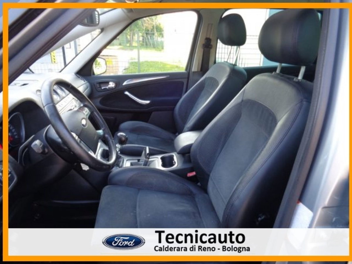 Ford S-Max 2.0 TDCi 140CV Titanium (9)