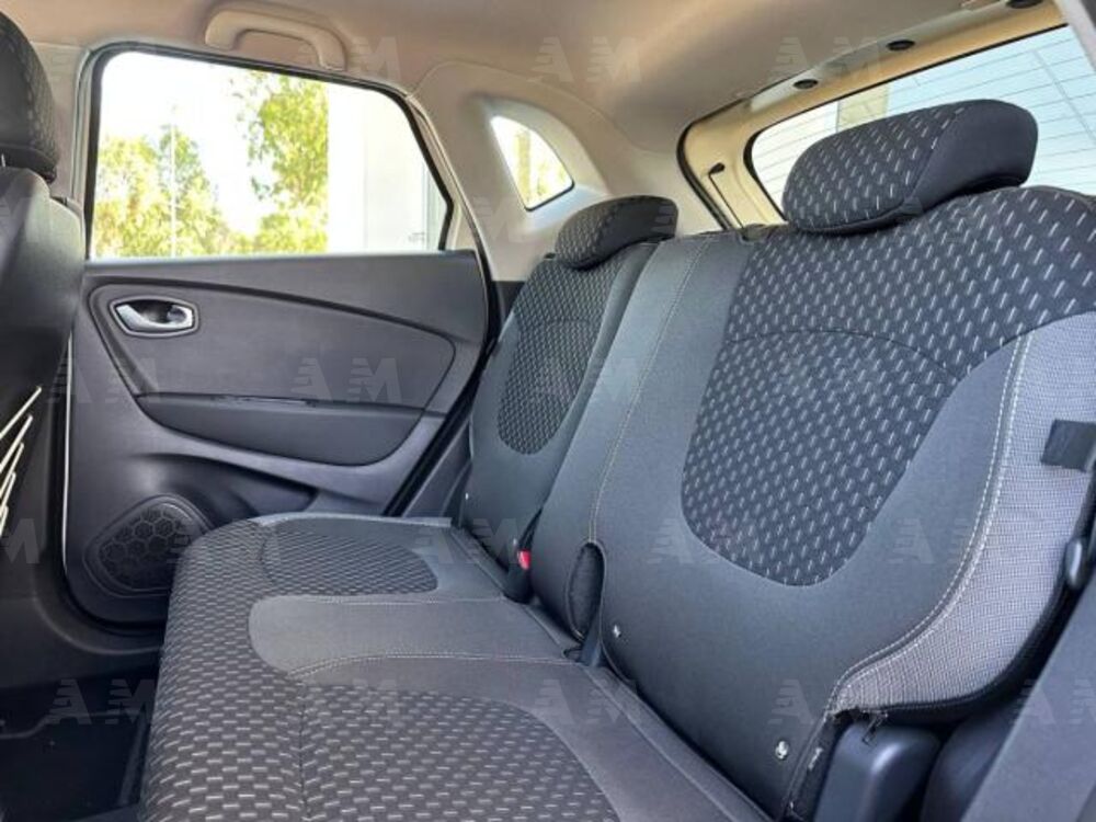Renault Captur 1.5 dCi 8V 110 CV Start&Stop Intens (11)