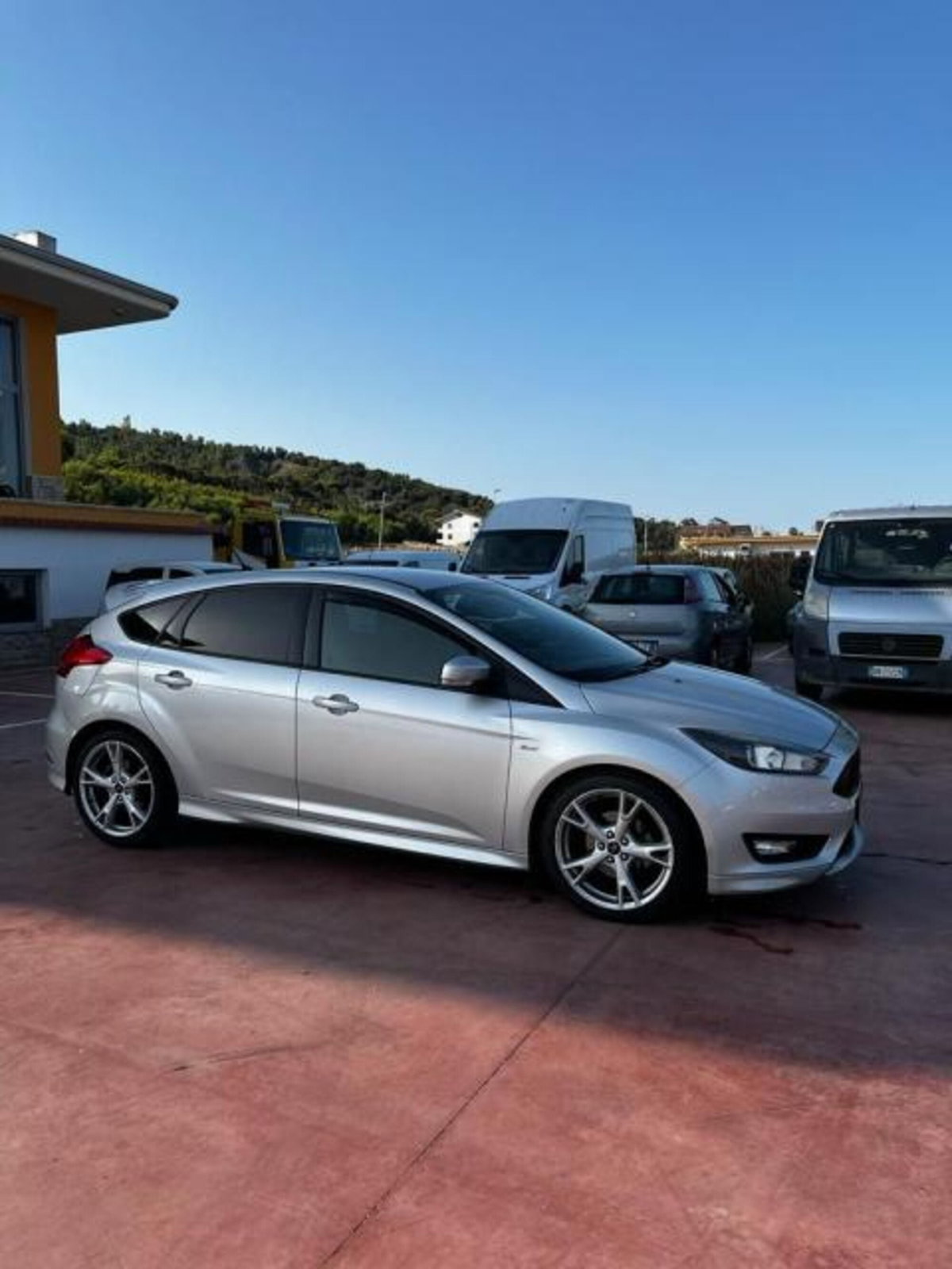 Ford Focus 1.5 TDCi 120 CV Start&Stop ST Line (4)