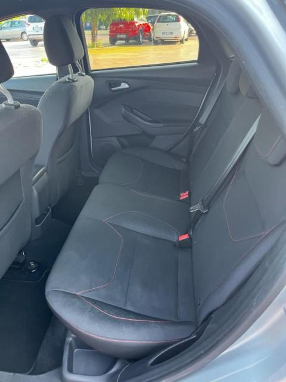 Ford Focus 1.5 TDCi 120 CV Start&Stop ST Line (6)