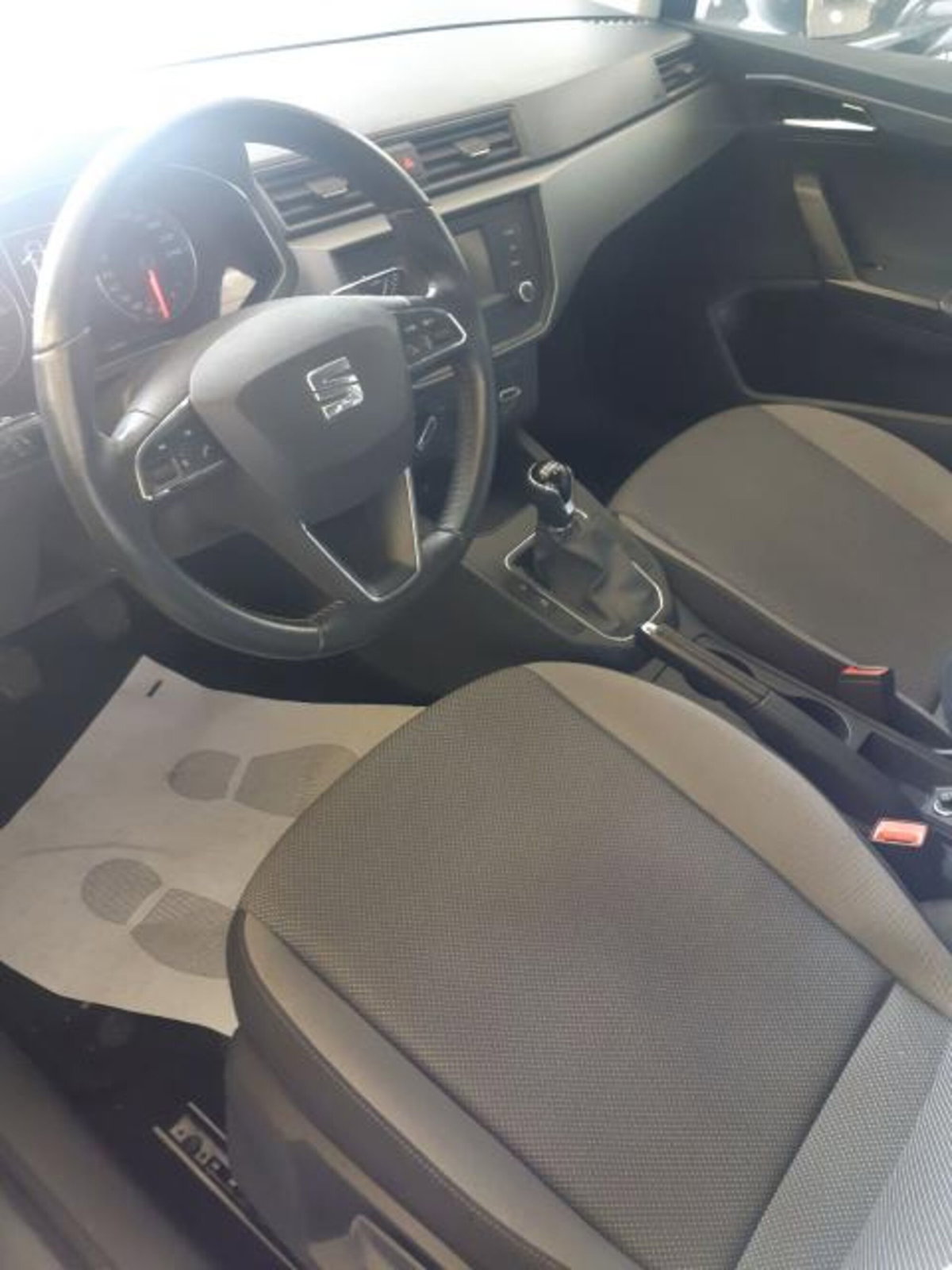 SEAT Ibiza 1.0 75 CV 5p. Connect Grey (5)