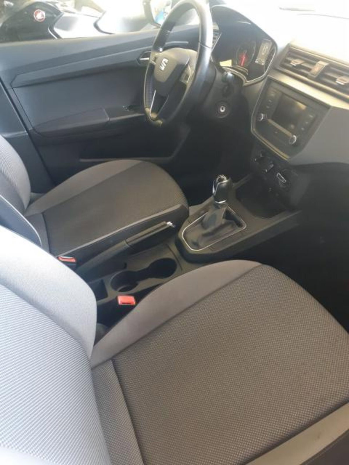 SEAT Ibiza 1.0 75 CV 5p. Connect Grey (6)