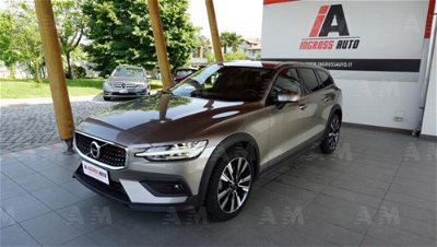 Volvo V60 Cross Country D4 AWD Geartronic Business Plus my 19 usata