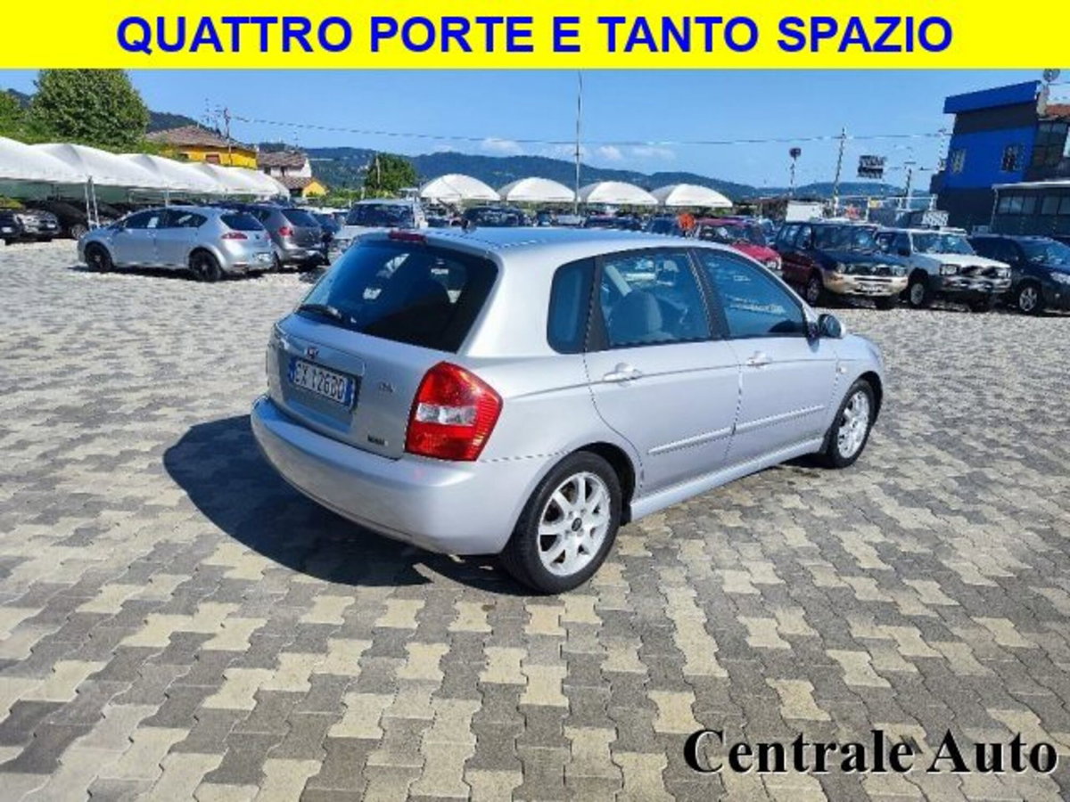 Kia Cerato 1.5 16V CRDi 5p. EX Life (4)