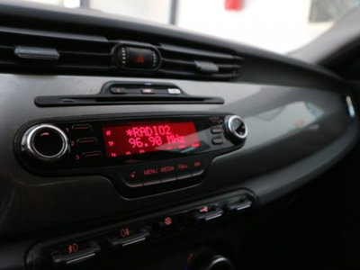 Alfa Romeo Giulietta 1.6 JTDm-2 Distinctive (12)