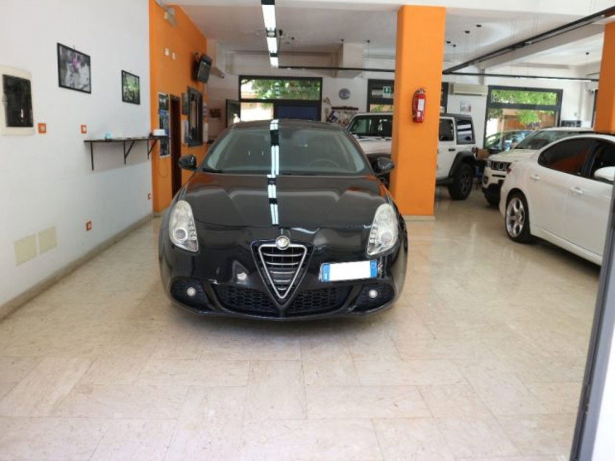 Alfa Romeo Giulietta 1.6 JTDm-2 Distinctive (2)
