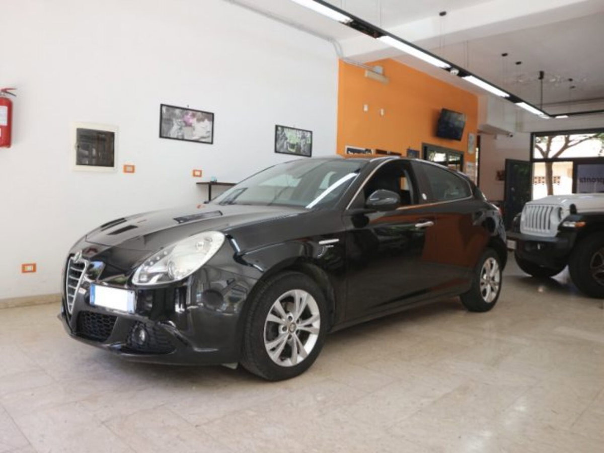 Alfa Romeo Giulietta 1.6 JTDm-2 Distinctive (3)