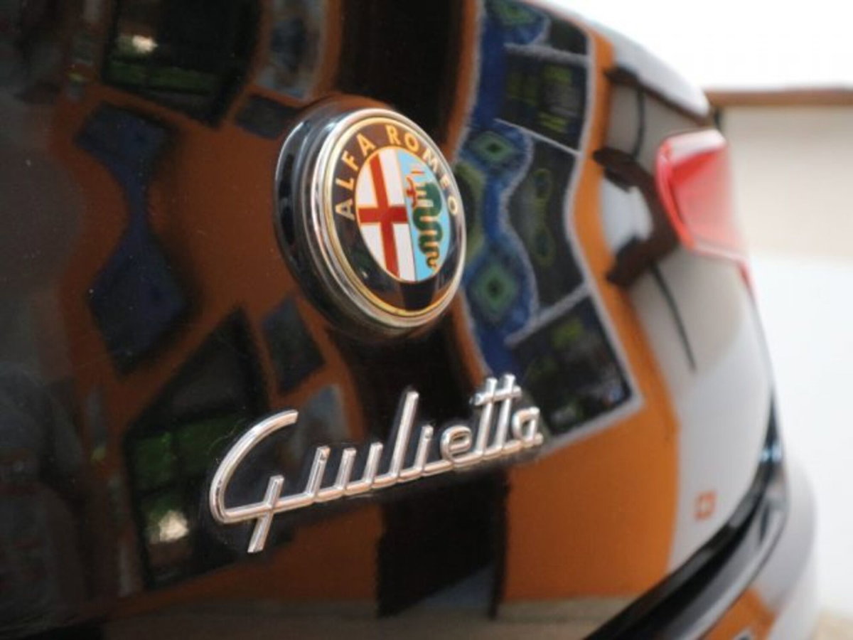 Alfa Romeo Giulietta 1.6 JTDm-2 Distinctive (7)