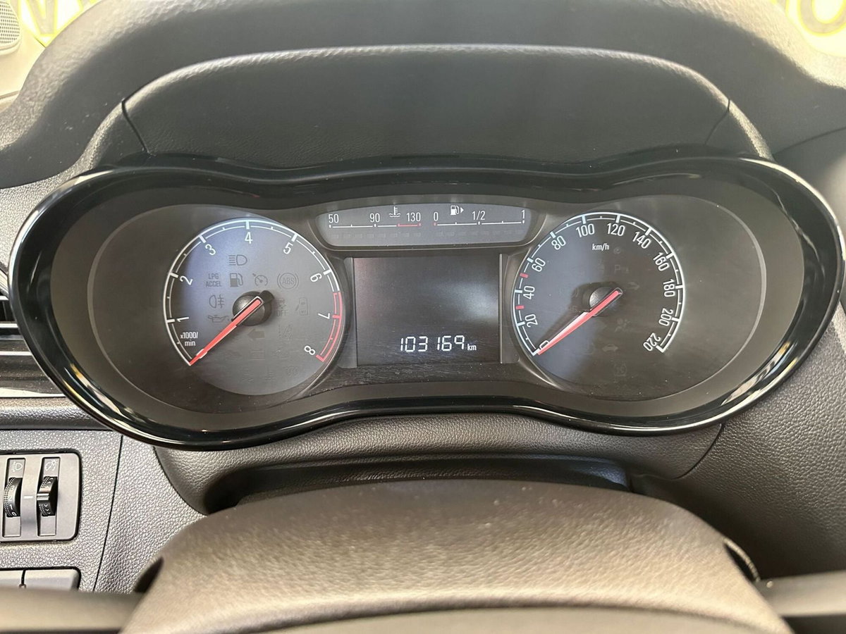 Opel Karl 1.0 75 CV Advance (10)