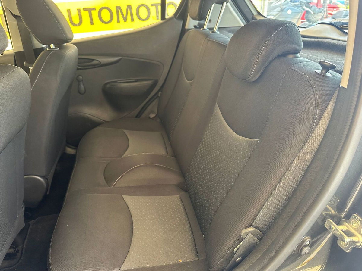 Opel Karl 1.0 75 CV Advance (9)