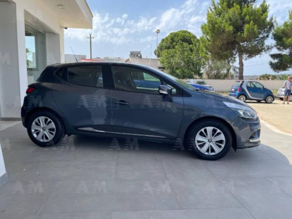 Renault Clio dCi 8V 75 CV 5 porte Moschino Zen (2)