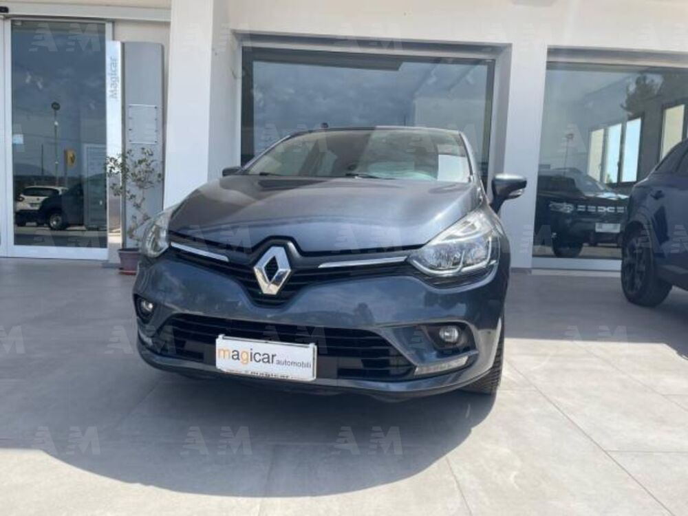 Renault Clio dCi 8V 75 CV 5 porte Moschino Zen (3)