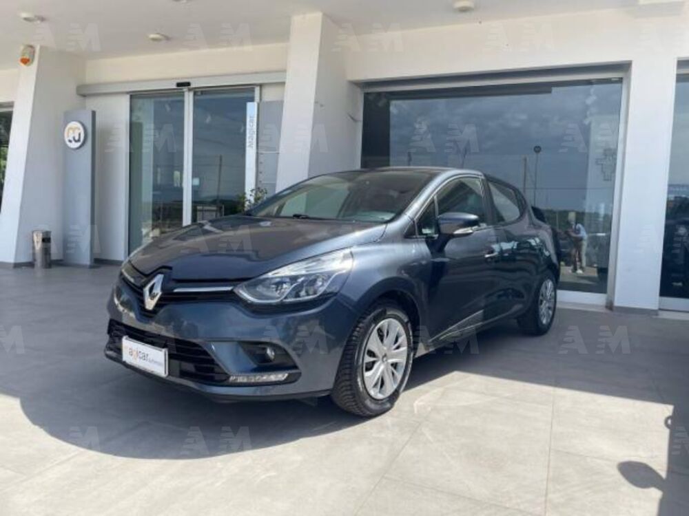 Renault Clio dCi 8V 75 CV 5 porte Moschino Zen (4)