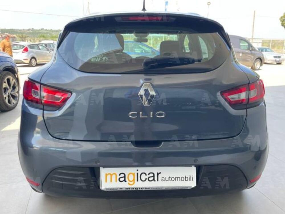 Renault Clio dCi 8V 75 CV 5 porte Moschino Zen (6)