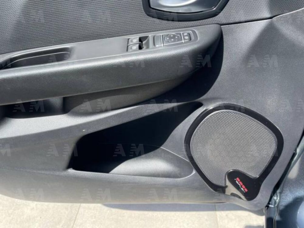 Renault Clio dCi 8V 75 CV 5 porte Moschino Zen (8)