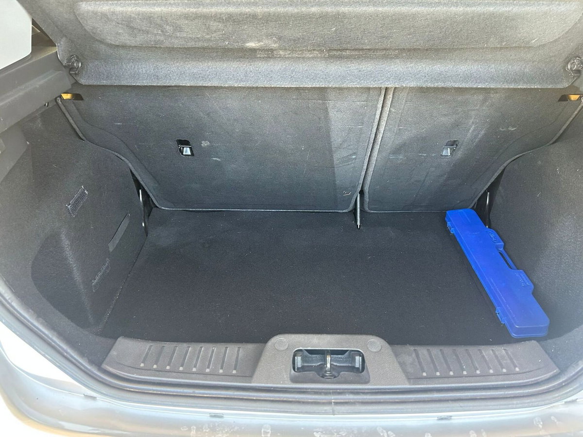 Ford Fiesta Plus 1.5 TDCi 75CV 5 porte (13)