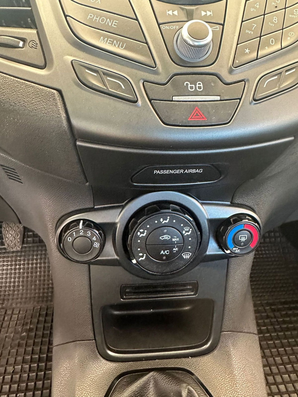 Ford Fiesta Plus 1.5 TDCi 75CV 5 porte (17)