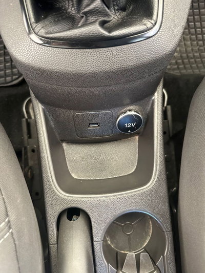 Ford Fiesta Plus 1.5 TDCi 75CV 5 porte (20)