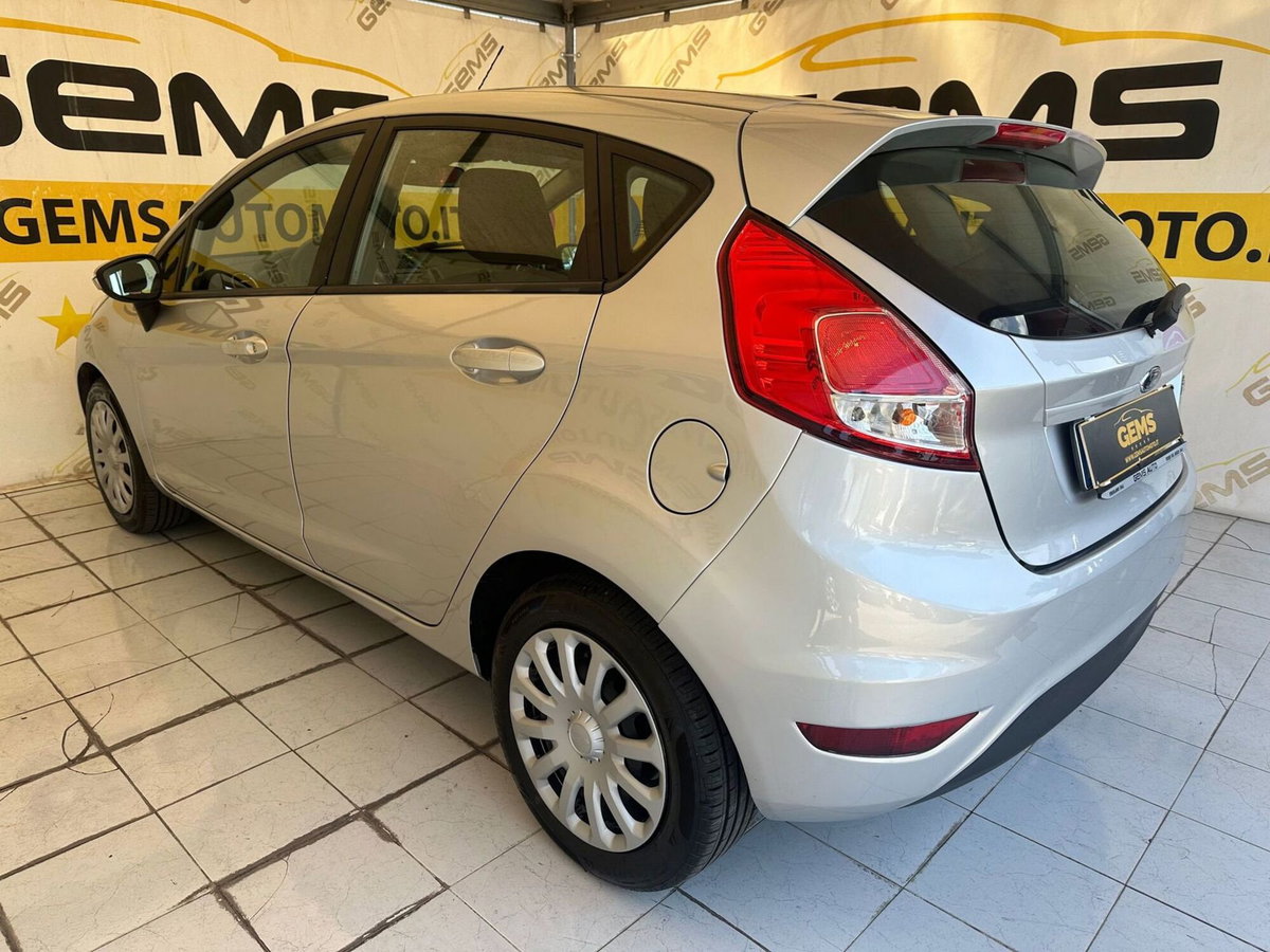 Ford Fiesta Plus 1.5 TDCi 75CV 5 porte (4)
