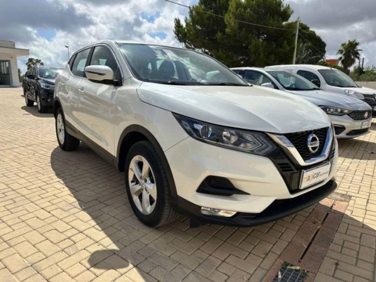 Nissan Qashqai 1.5 dCi Business (2)