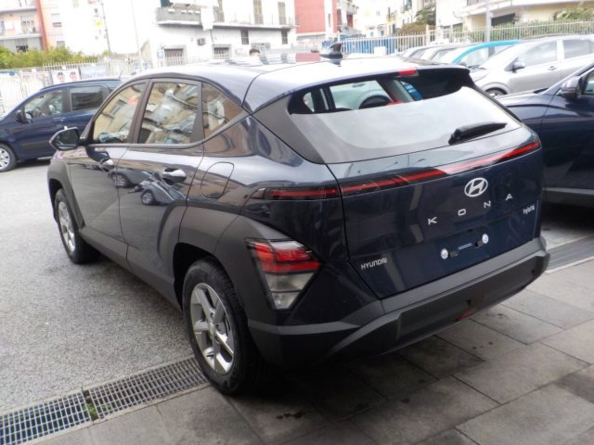 Hyundai Kona 1.6 gdi hev XTech 2wd 138cv dct (13)