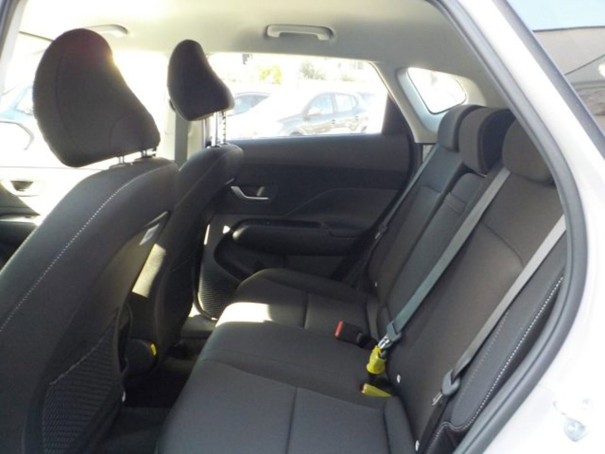 Hyundai Kona 1.6 gdi hev XTech 2wd 138cv dct (8)