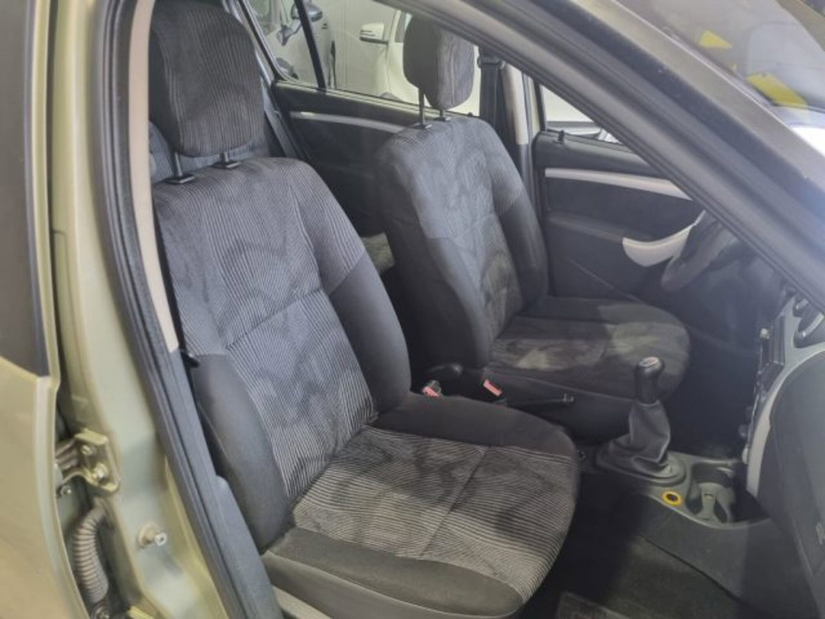 Dacia Sandero 1.5 dCi 85CV Lauréate (10)