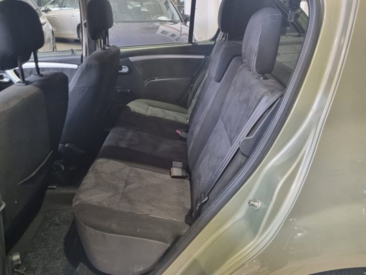 Dacia Sandero 1.5 dCi 85CV Lauréate (11)