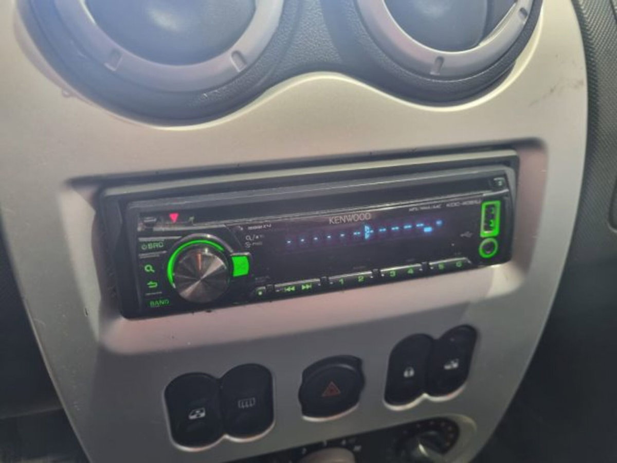 Dacia Sandero 1.5 dCi 85CV Lauréate (9)