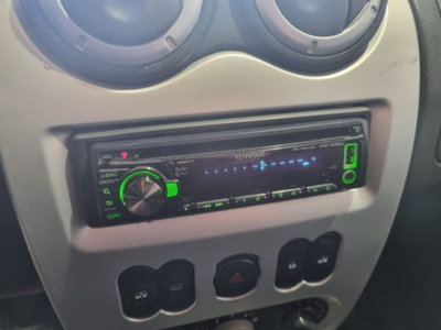 Dacia Sandero 1.5 dCi 85CV Lauréate (9)