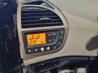 Citroen C4 Picasso 1.6 HDi 110 FAP Elegance (11)