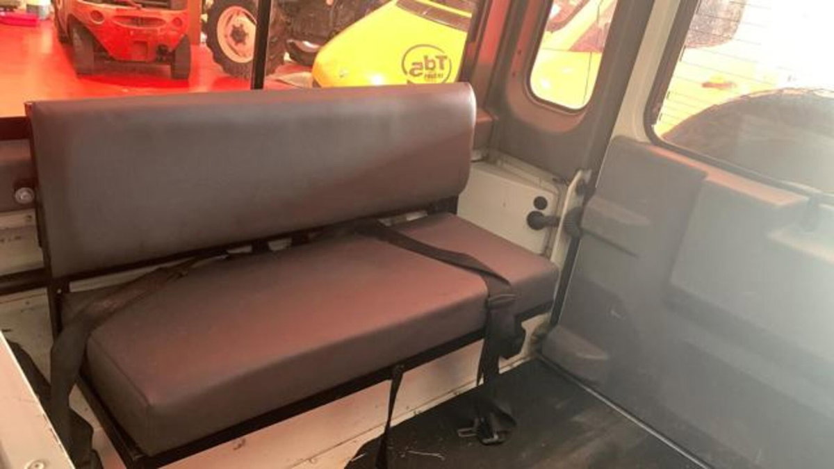 Land Rover Defender 110 2.5 Td5 cat Hard-Top (8)