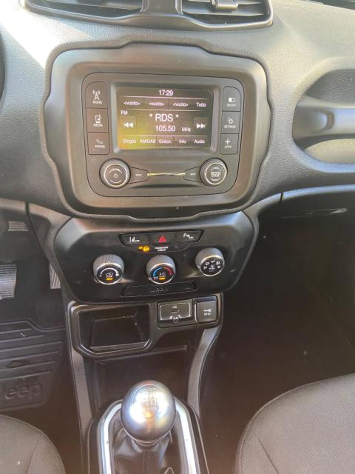 Jeep Renegade 1.6 Mjt 120 CV Longitude (9)