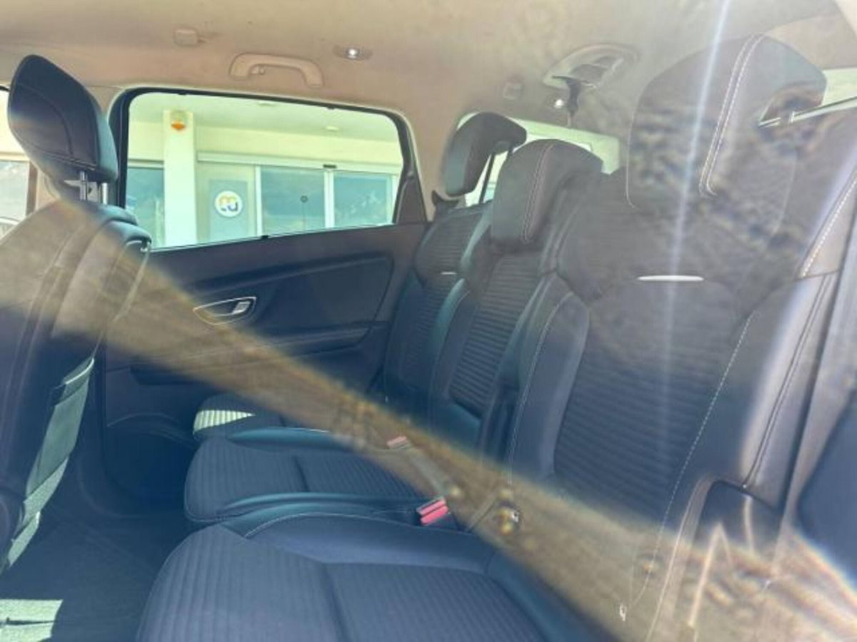 Renault Grand Scénic 1.5 dci energy Intens 110cv edc (11)