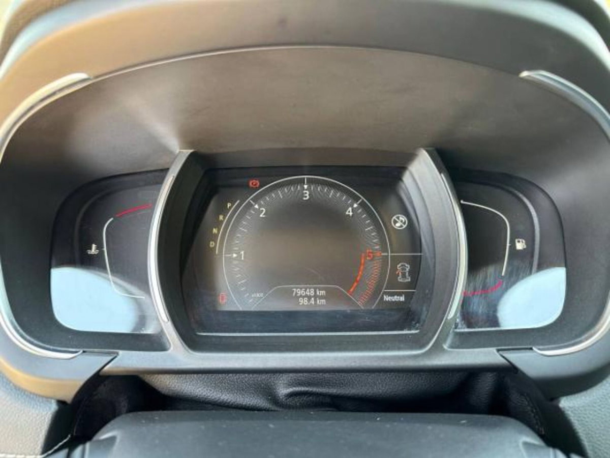Renault Grand Scénic 1.5 dci energy Intens 110cv edc (9)