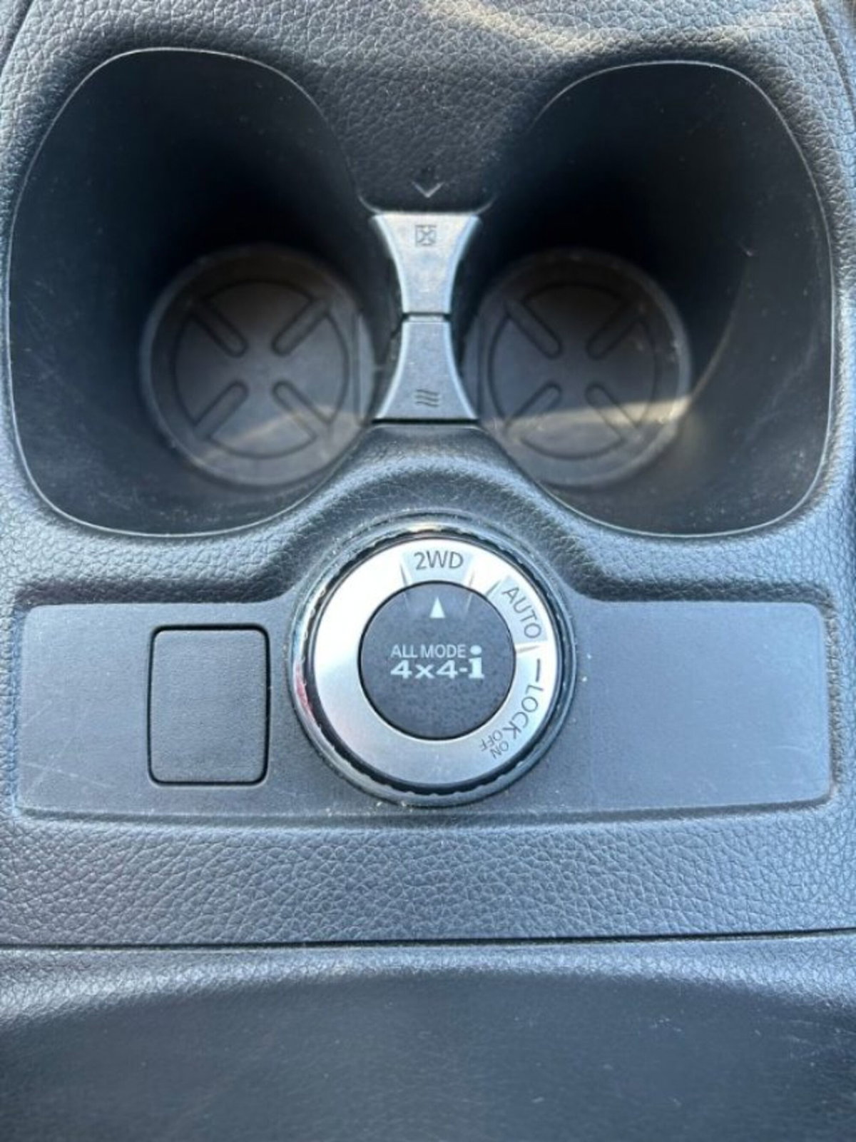 Nissan X-Trail 2.0 dCi 4WD N-Connecta (3)