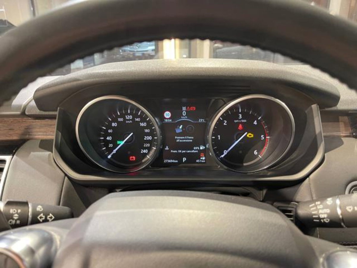 Land Rover Discovery 3.0 TD6 249 CV HSE (9)