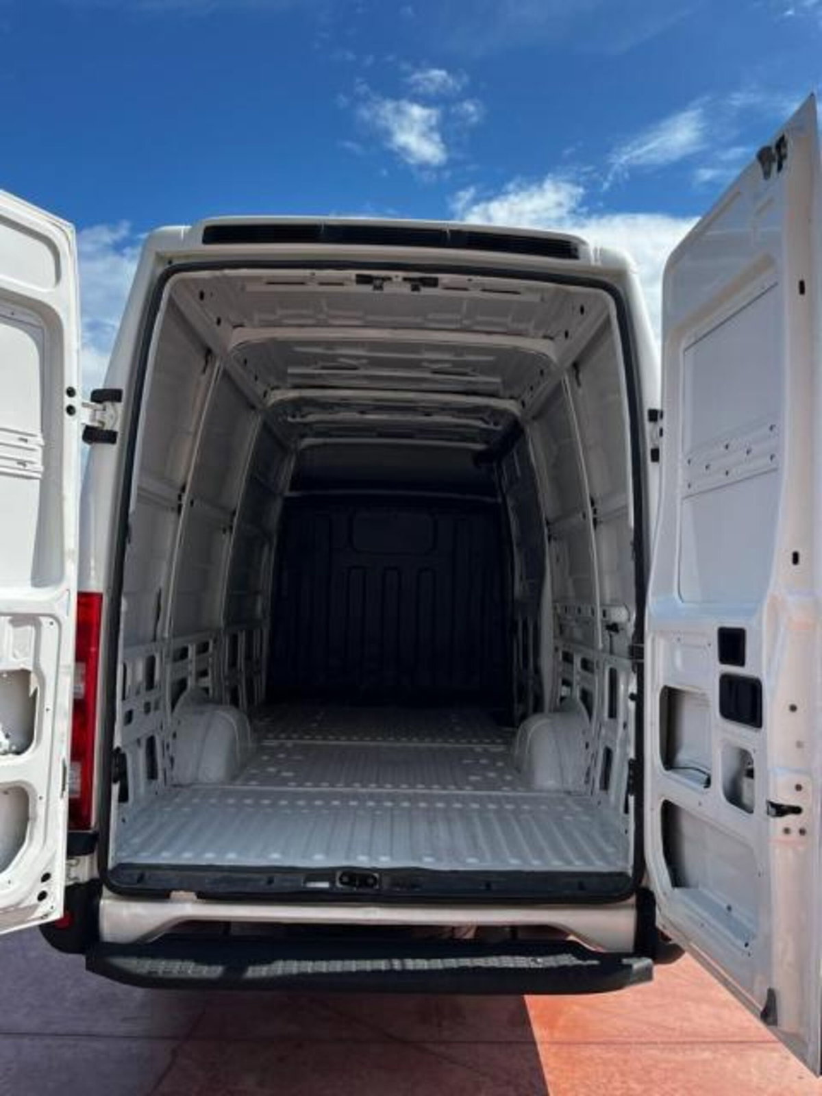 Iveco Daily Furgone 29L15C 2.3 HPT PC-SL-TM Combi (5)