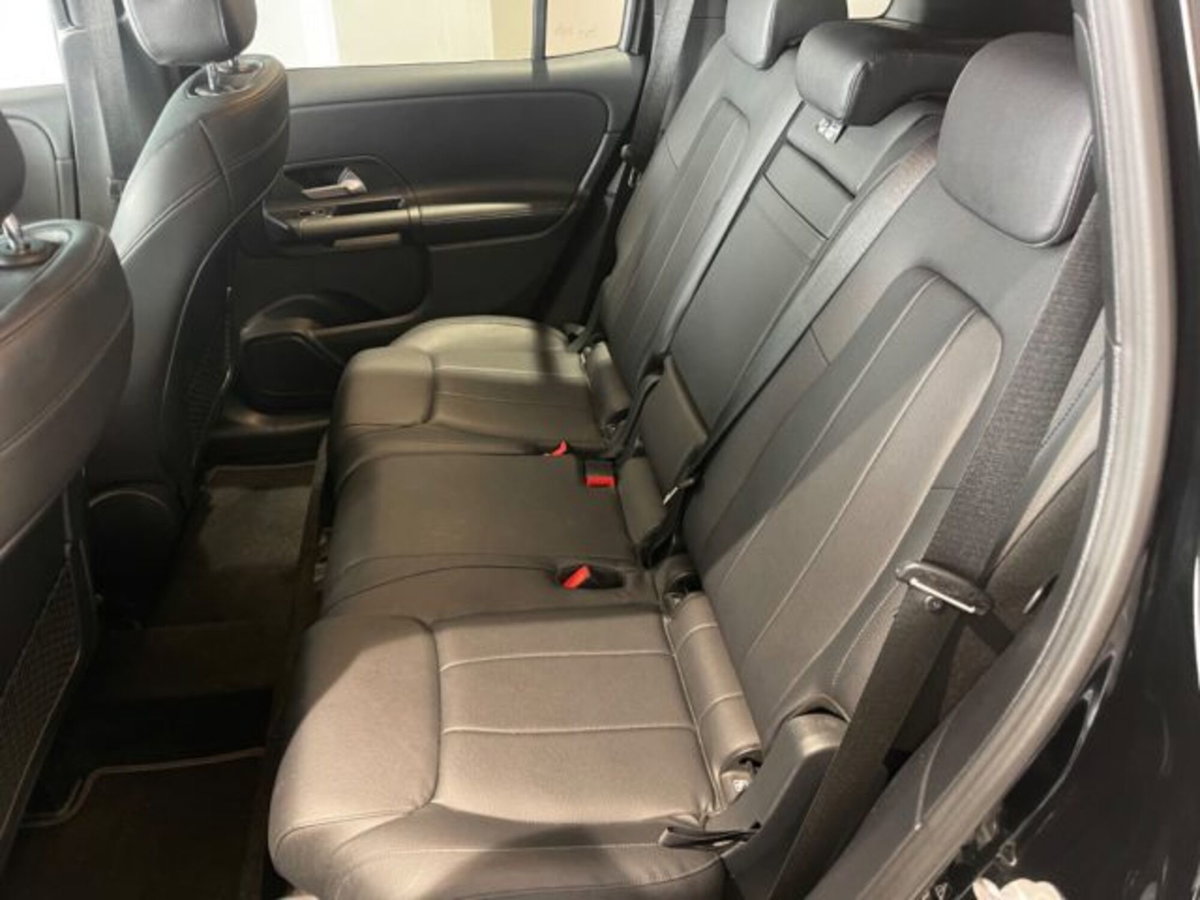 Mercedes-Benz GLB 200 d Automatic Business (13)