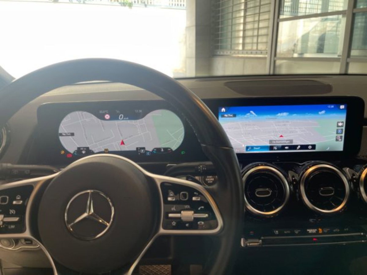 Mercedes-Benz GLB 200 d Automatic Business (19)