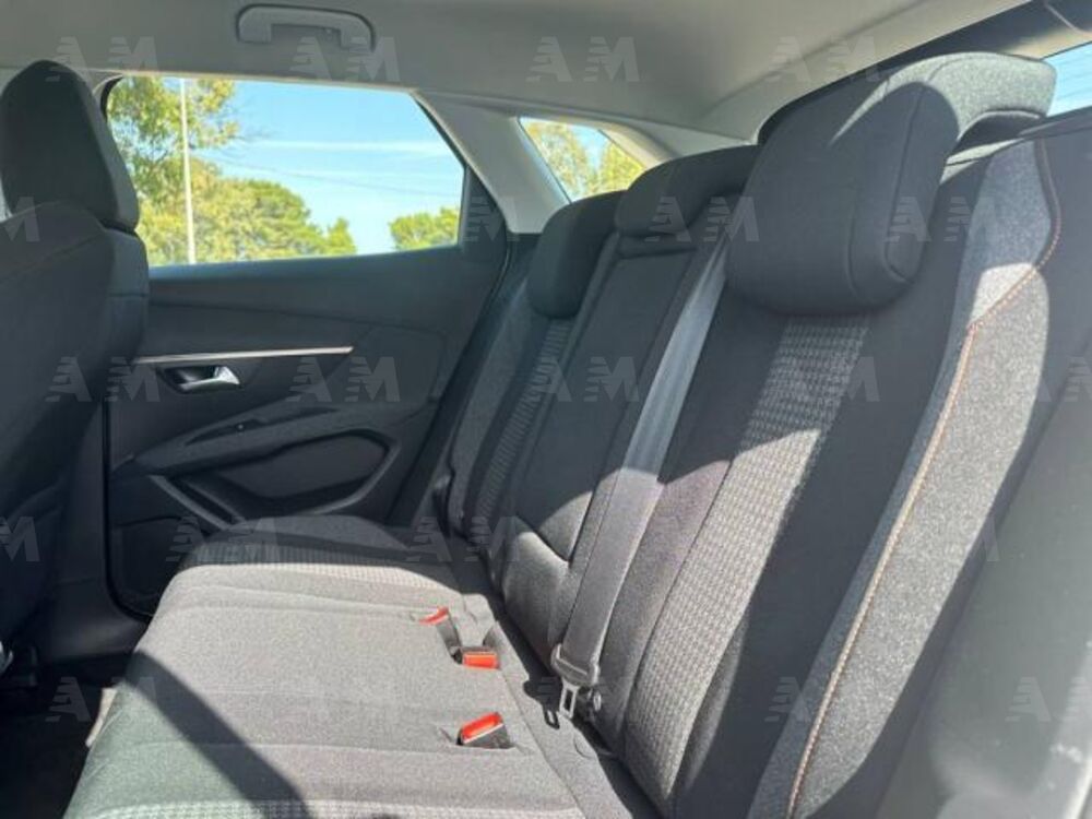 Peugeot 3008 BlueHDi 130 S&S EAT8 Business (10)