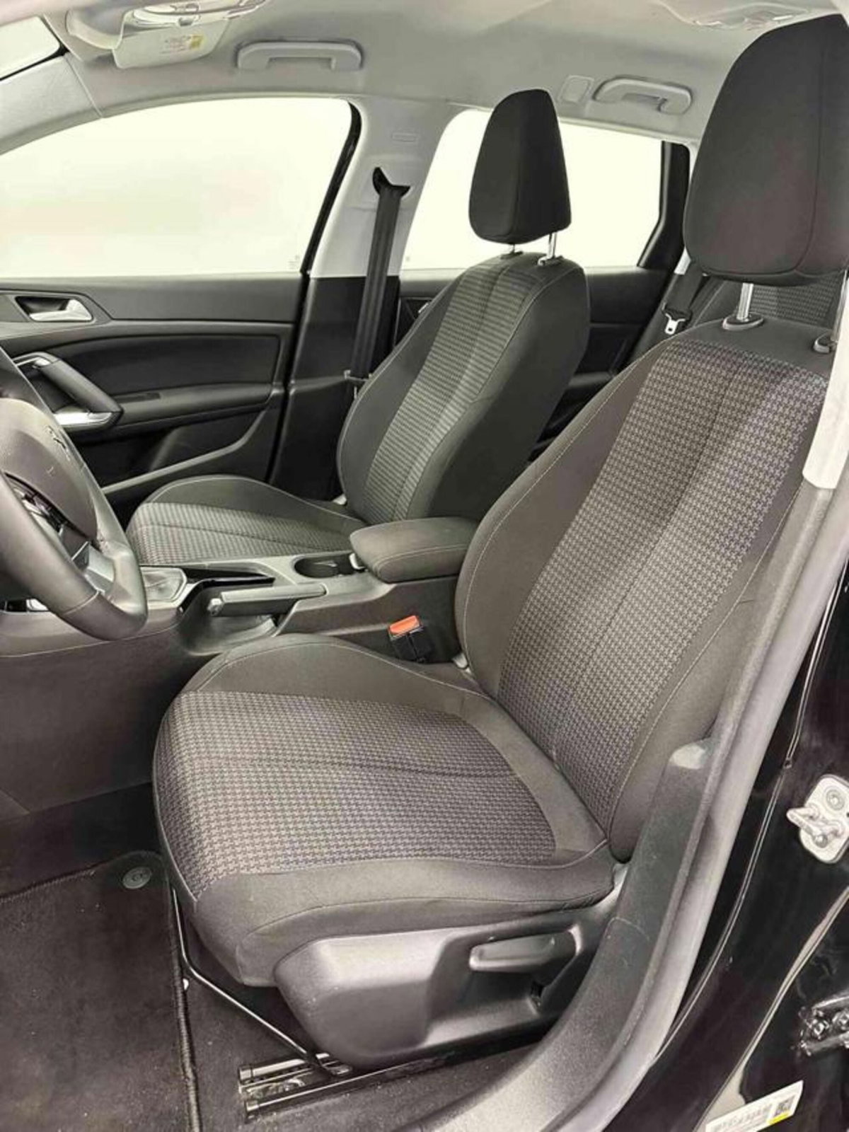 Peugeot 308 BlueHDi 130 S&S Business (10)