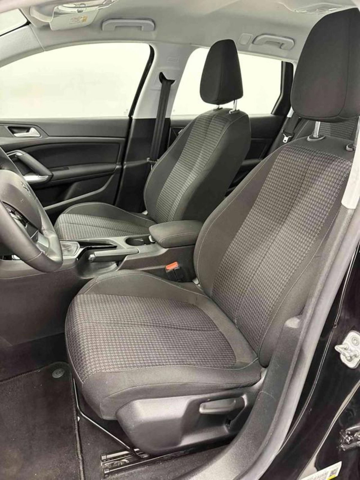 Peugeot 308 BlueHDi 130 S&S Business (11)